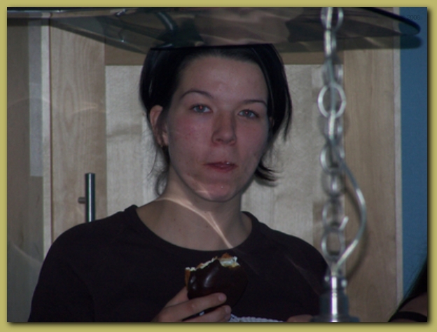 599x448 pixels (164K)